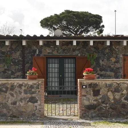 Spacious In Frascati شقة غروتافراتا