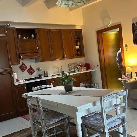 Spacious In Frascati شقة