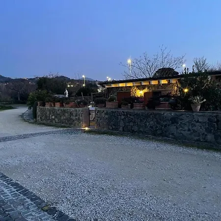 Spacious In Frascati شقة